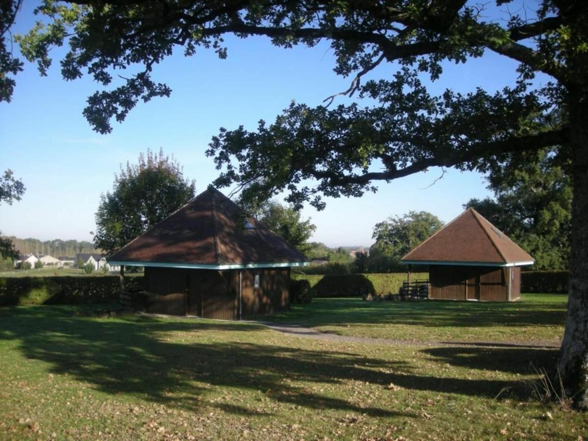 Chalet En Pleine Nature A Orsennes Avec Etang A Proximite, Ideal Pour 6 Personnes Et Animaux Admis - Fr-1-591-170 Buitenkant foto